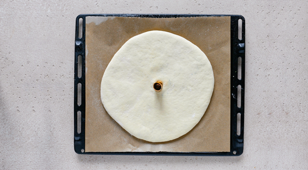 Осетинский пирог c сыром и зеленью, пошаговый рецепт с фото