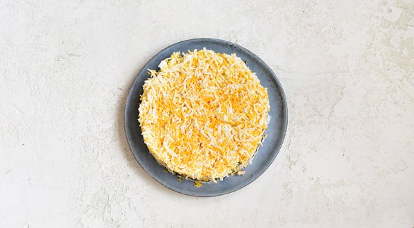 Салат &laquo;Нежность&raquo; с курицей, черносливом и грецкими орехами, пошаговый рецепт с фото на 301 ккал