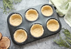 Тарталетки с фруктами и взбитыми сливками Тарталетки с фруктами и взбитыми сливками