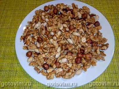 Торт &laquo;Наполеон&raquo; с орехами