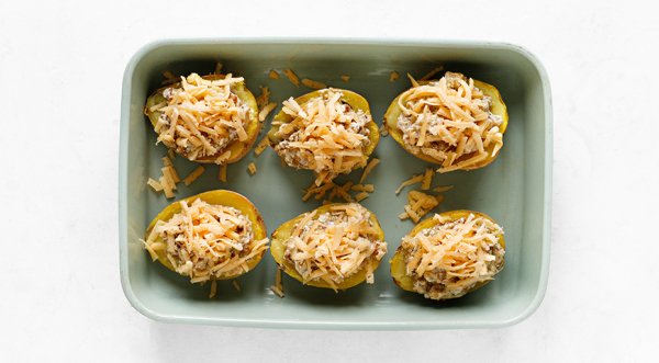 Фаршированная жюльеном картошка, запеченная в духовке, пошаговый рецепт с фото на 215 ккал
