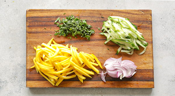 Салат с манго и огурцом, пошаговый рецепт с фото Салат с манго и огурцом, пошаговый рецепт с фото