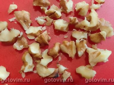 Фруктовый салат из мандаринов с яблоками, орехами и йогуртом