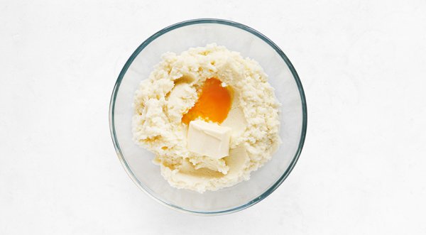 Гнездо из картофельного пюре с жюльеном из курицы с грибами, пошаговый рецепт с фото на 368 ккал Гнездо из картофельного пюре с жюльеном из курицы с грибами, пошаговый рецепт с фото на 368 ккал