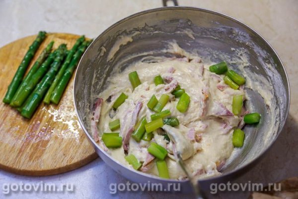 Заливной пирог со спаржей и ветчиной