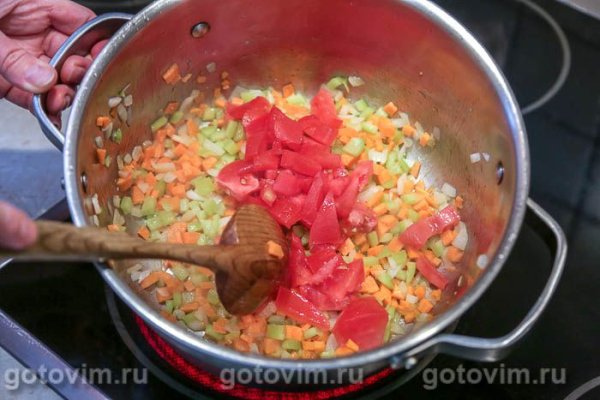 Мясной суп минестроне с чечевицей Мясной суп минестроне с чечевицей