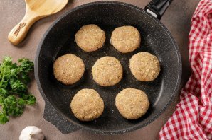 Котлеты из фарша с хлебом Котлеты из фарша с хлебом