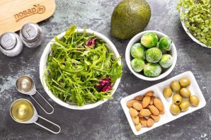 Салат с авокадо и брюссельской капустой