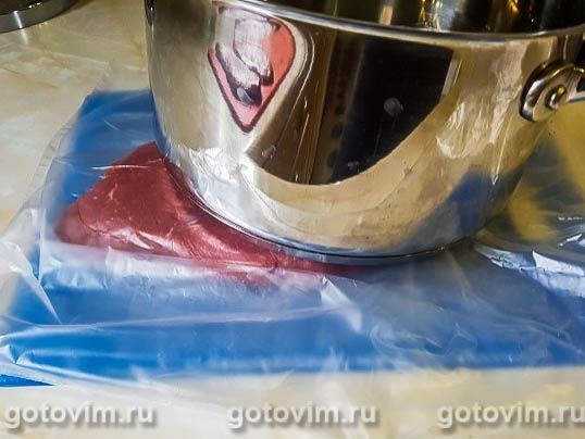 Венский шницель с анчоусовым маслом и салатом Венский шницель с анчоусовым маслом и салатом