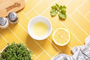 Салат из свежей моркови и свеклы