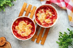 Десерт из клубники и ревеня Десерт из клубники и ревеня