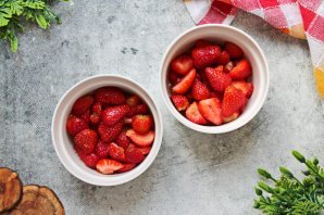 Десерт из клубники и ревеня Десерт из клубники и ревеня