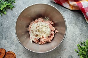 Голубцы ленивые в сметанном соусе