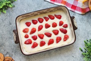 Клубничный пирог с пахтой