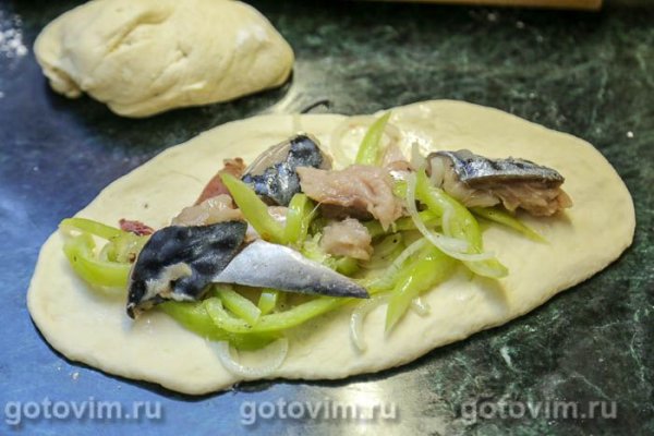Лодочки пиде с овощами и скумбрией Лодочки пиде с овощами и скумбрией