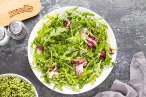 Салат с авокадо и брюссельской капустой