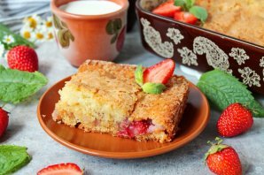 Клубничный пирог с пахтой
