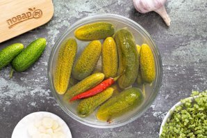 Быстрые маринованные огурцы