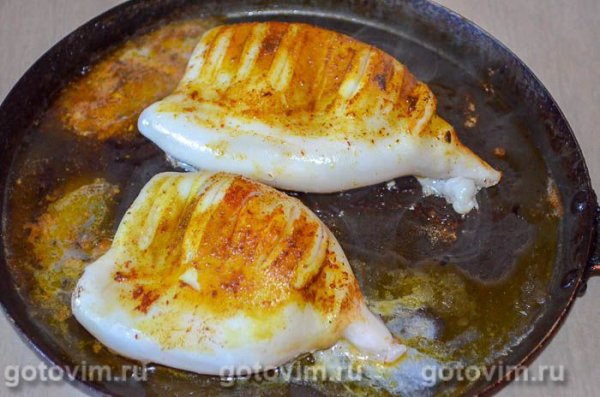 Жареные кальмары на гриле (или сковороде)