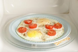 Глазунья в микроволновке