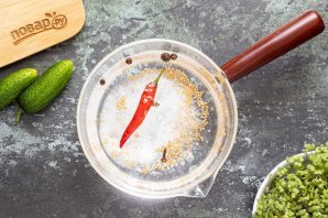 Быстрые маринованные огурцы
