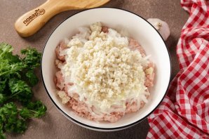 Котлеты из фарша с хлебом Котлеты из фарша с хлебом