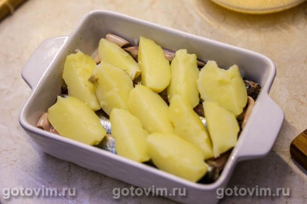 Запеканка из беломорской сельди с картофелем 