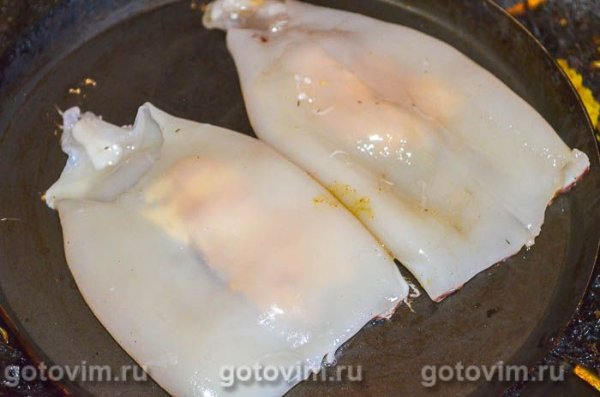 Жареные кальмары на гриле (или сковороде)