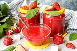 Клубника, протертая в сиропе