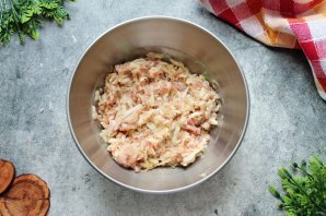 Голубцы ленивые в сметанном соусе