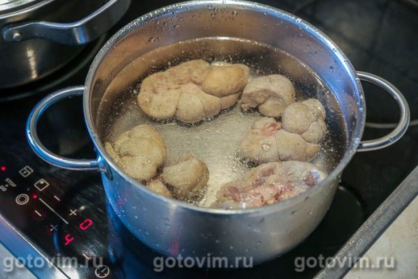 Жареные свиные почки с овощами в соусе по-восточному Жареные свиные почки с овощами в соусе по-восточному