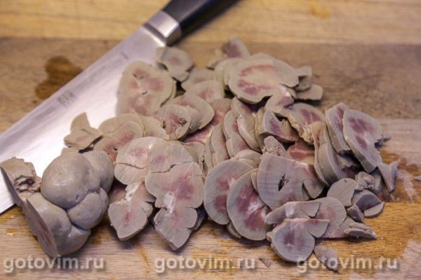 Жареные свиные почки с овощами в соусе по-восточному Жареные свиные почки с овощами в соусе по-восточному