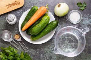 Огурцы с морковью на зиму