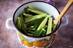 Огурцы, консервированные дольками