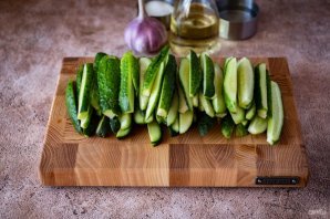 Огурцы, консервированные дольками