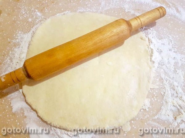 Пирог со сливами и безе