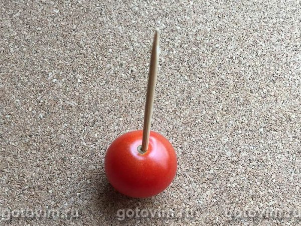 Соленые помидоры черри  с чесноком в газированной воде