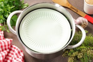 Малосольные огурцы быстрого приготовления в кастрюле