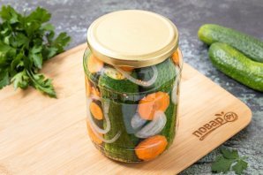 Огурцы с морковью на зиму