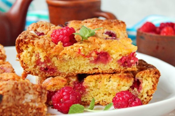 Пирог с малиной простой Пирог с малиной простой