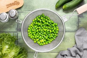 Салат из зеленого гороха