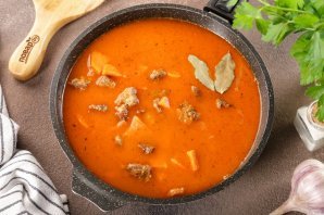 Гуляш с гречкой