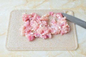 Слоеный пирог с курицей и грибами