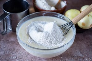 Пышные яблочные оладьи Пышные яблочные оладьи