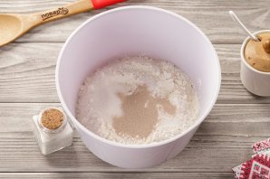 Дрожжевое тесто в микроволновке