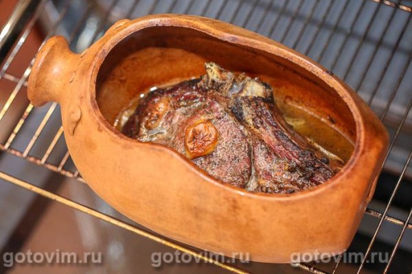 Томленая говядина в горшочке