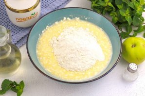 Яблочно-творожные оладьи