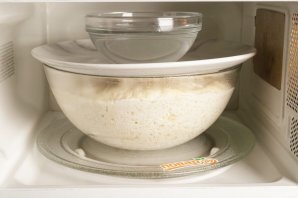 Дрожжевое тесто в микроволновке