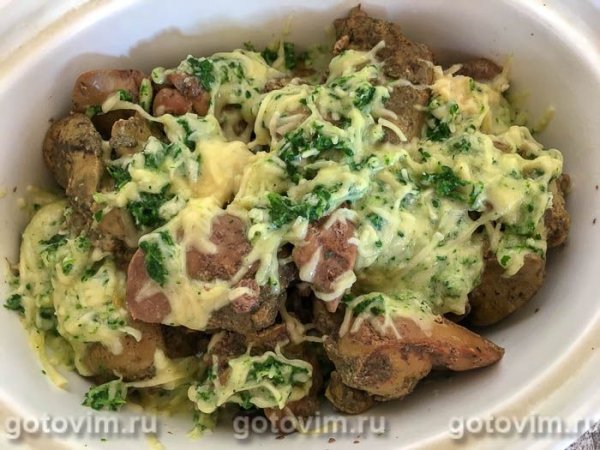 Куриная печень с сыром, шпинатом и хреном