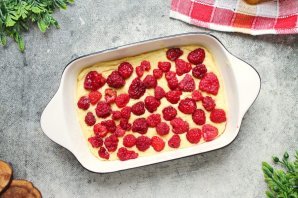 Пирог с малиной простой Пирог с малиной простой